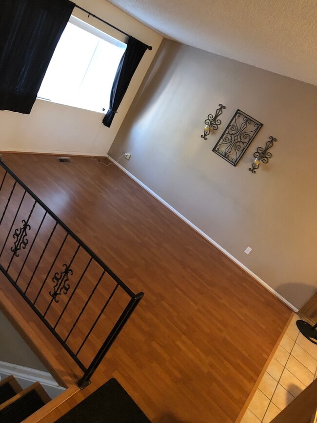 Photo - 21 N Briarwood Pl