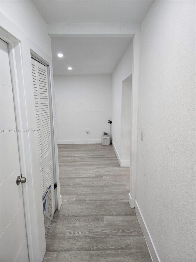 Photo - 1420 NW 116th St