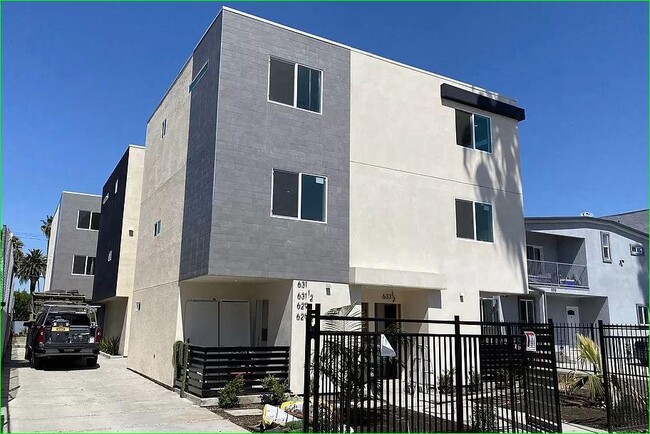 Photo - 633 N Normandie Ave Townhome