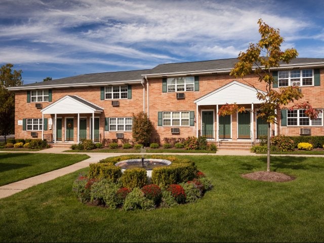 Dorchester Manor Apartments - Dorchester Manor Apartments