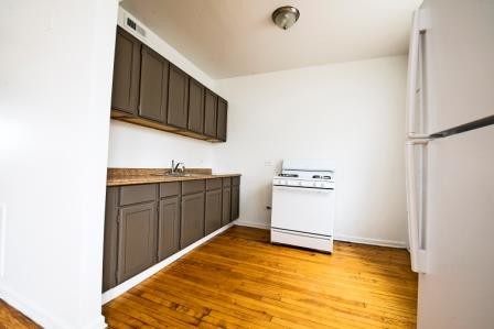 Photo - 7053 S St Lawrence Ave