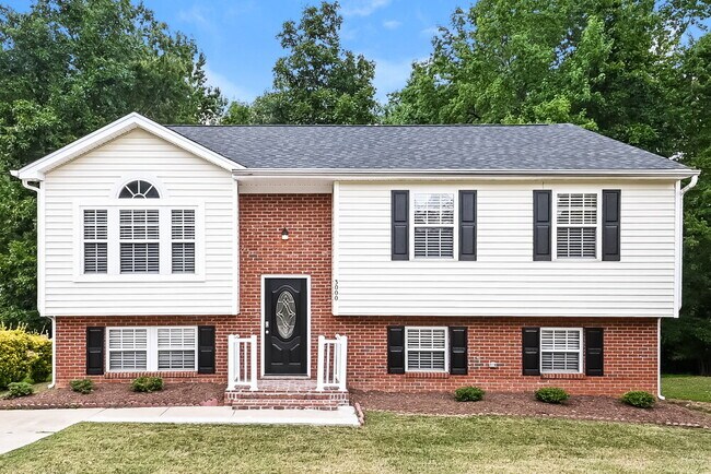 Building Photo - 3000 Basswood Dr