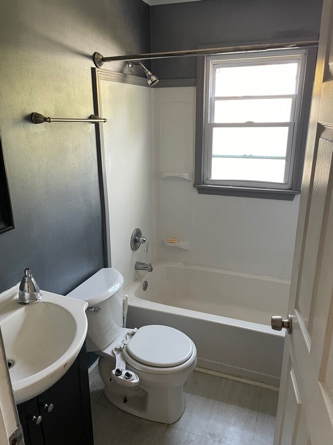 Photo - 4104 La Salle Ave