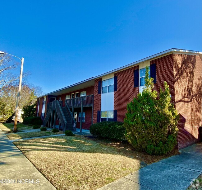 Building Photo - 770 Third St Unit C Rental