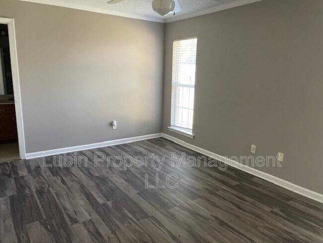 Photo - 2715 Long Shadow Ln