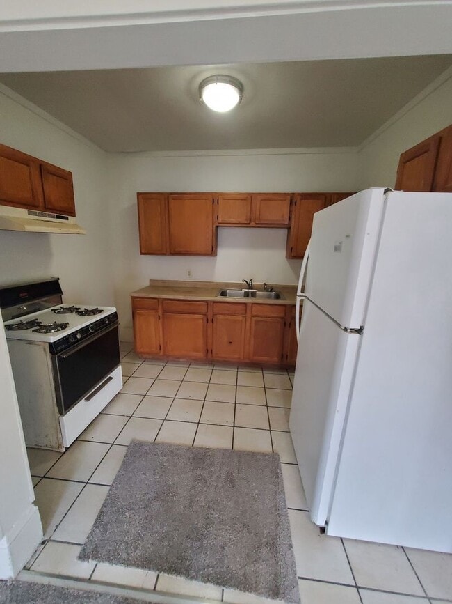 Photo - 2002 57th St Unit Apt. 4