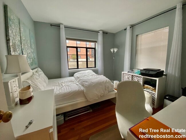 Photo - 69 Strathmore Rd Unit 4