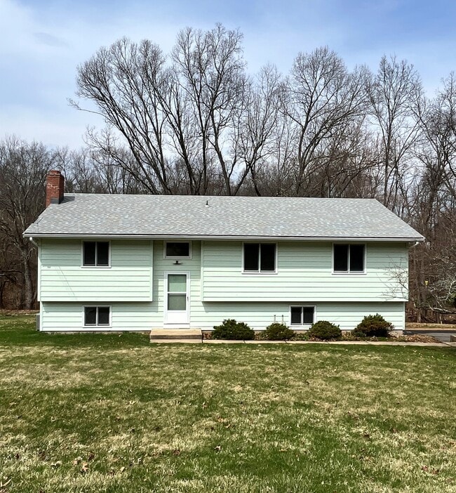 Building Photo - 467 Tunnel Rd
