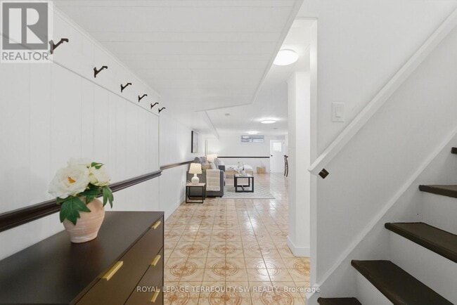 Photo - 497 Ossington Ave