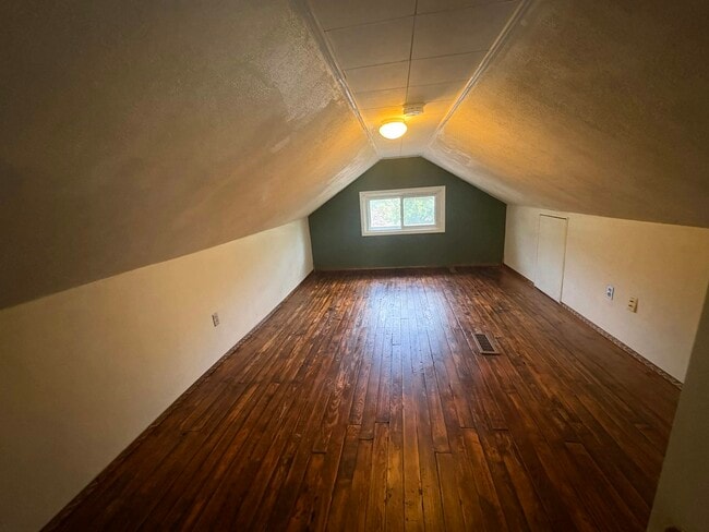 Building Photo - 344 Vester Ave