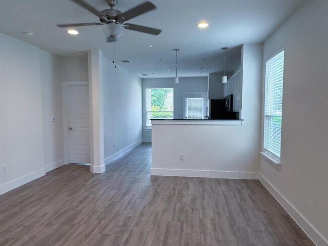 Photo - 1718 Roseburg Dr Unit 83