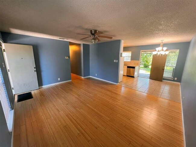 Building Photo - 3503 Southridge Dr Rental