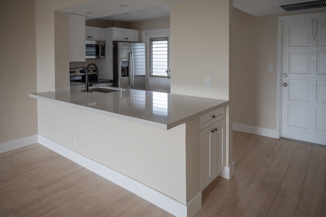 Photo - 3001 S Course Dr