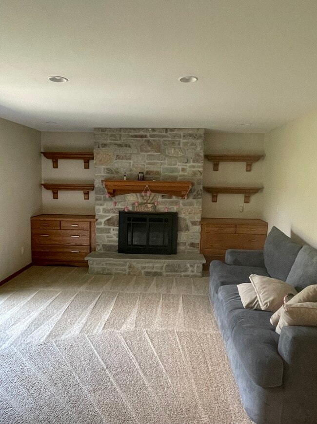 Building Photo - 9640 W Barnard Ave Rental