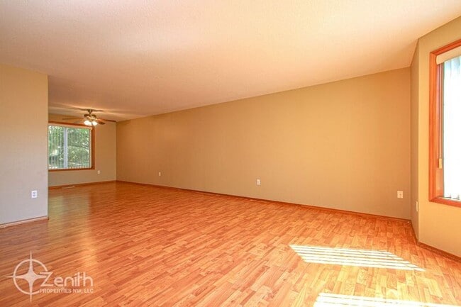 Photo - 3907 SE Sunrise Dr