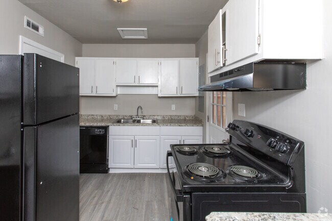 2BR, 2BA - 1400SF