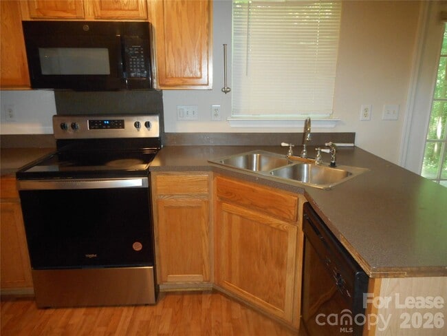 Photo - 8037 Shiny Meadow Ln