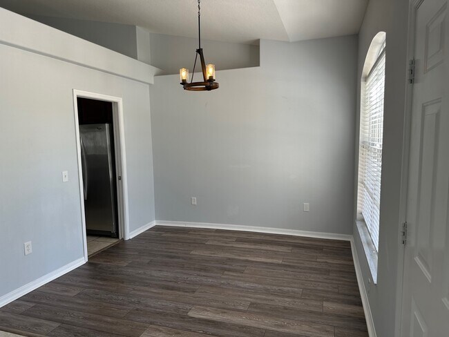 Photo - 1535 Heartwellville St NW