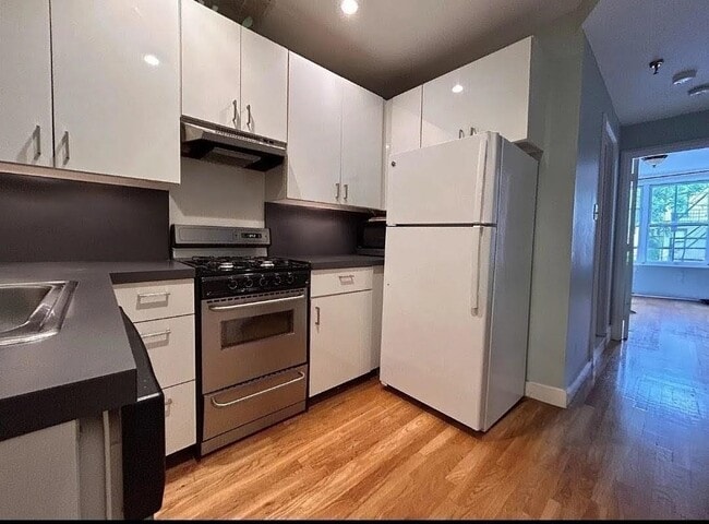 Photo - 129 Clinton St Unit 3