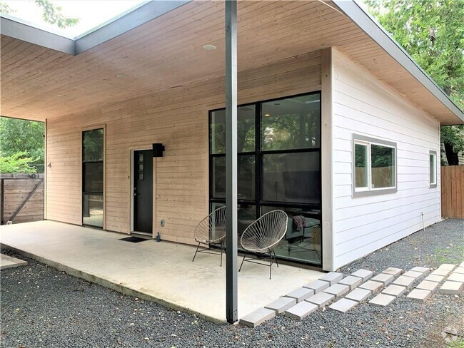 Building Photo - 2103 E 14th St Rental