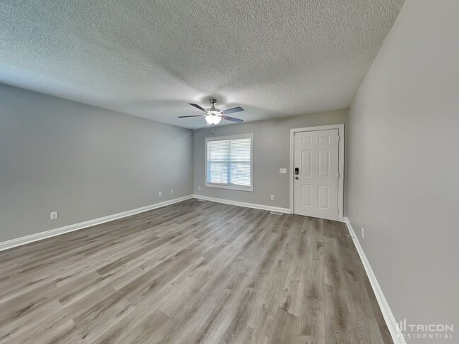 Photo - 5204 Halverson Ct