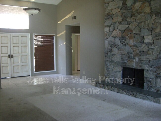 Photo - 36532 Vía Abeja