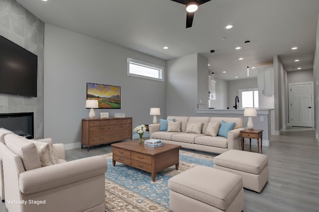 Photo - 750 Rio Vis Lp