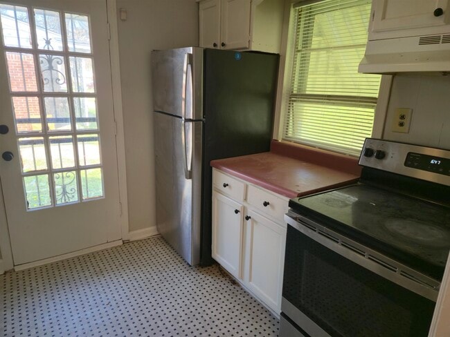 Photo - 1035 Treadwell St