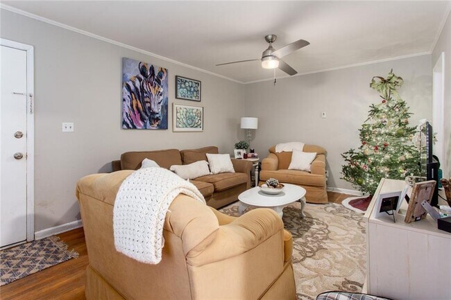 Photo - 1138 Arlington Pkwy NE