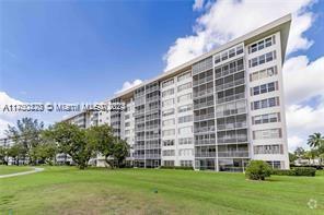 Building Photo - 3150 N Palm Aire Dr Unit 507 Rental