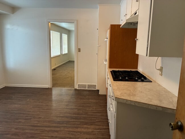 Photo - 343 Martin St