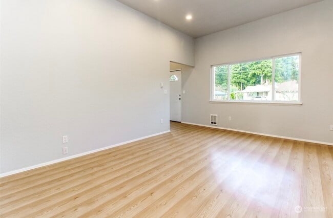 Photo - 10914 108th St SW