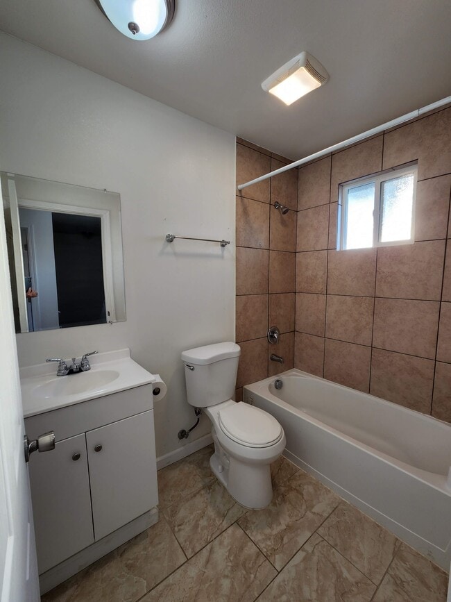 Photo - 154 Amberidge Dr