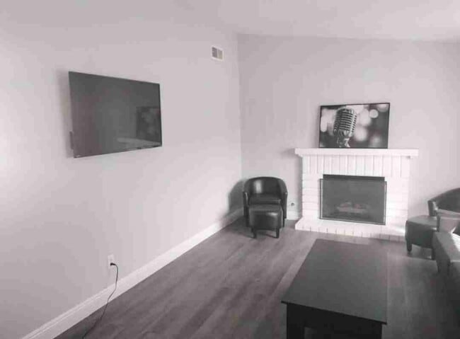 Photo - 2120 Wagonwheel Ave