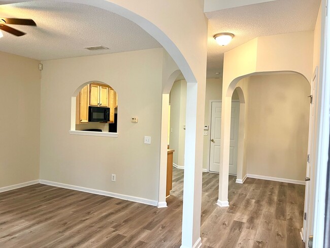 Photo - Welcome to this stunning two-story home located in the vibrant community of Newnan, GA.