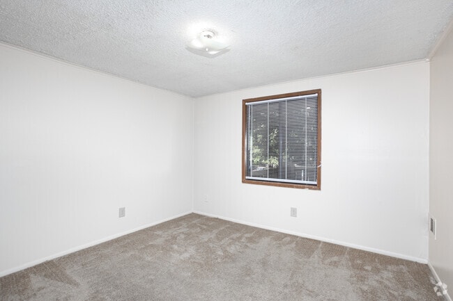 1BR, 1BA - 676SF - Bedroom