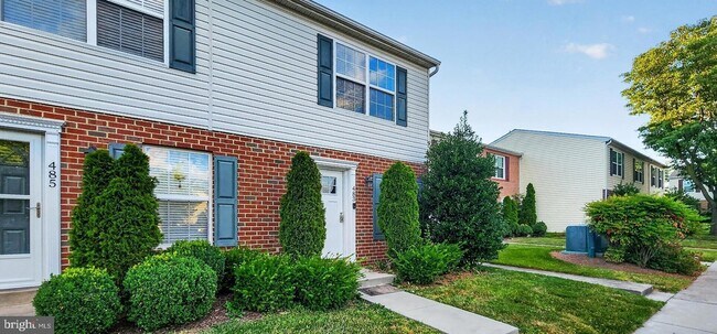 Photo - 483 Arwell Ct