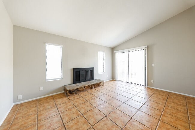 Photo - 6630 W Poinsettia Dr