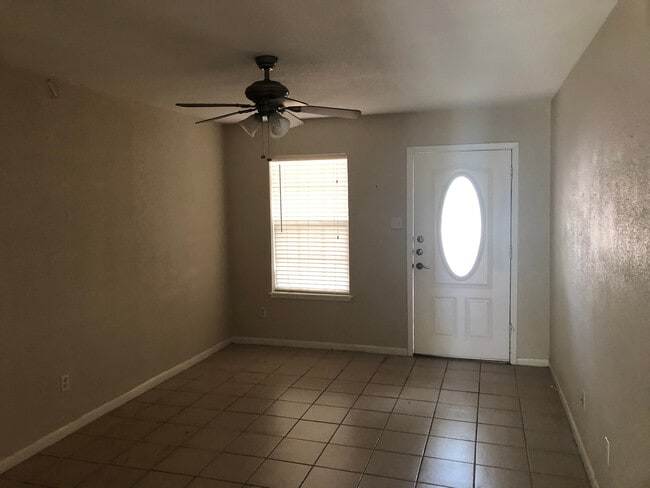 Photo - College Station - 2 bedroom 1 bath Duplex
