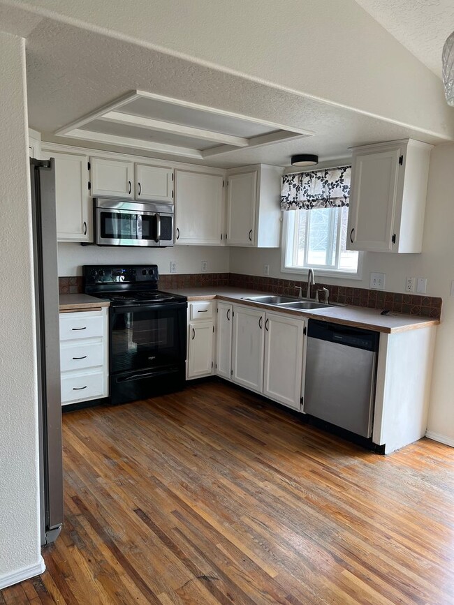 Photo - Introducing a charming single level 3 bedroom, 2 bath home for rent in Caldwell, ID.