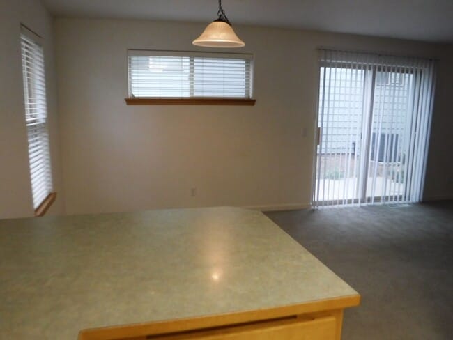 Photo - 2 Bed/2 Bath Apartment Located Near OSU/COCC Campus - Attached Garage Unit 2