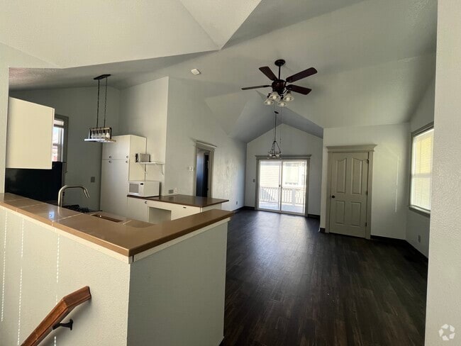 Building Photo - 9267 E 107th Ave Unit Apartment