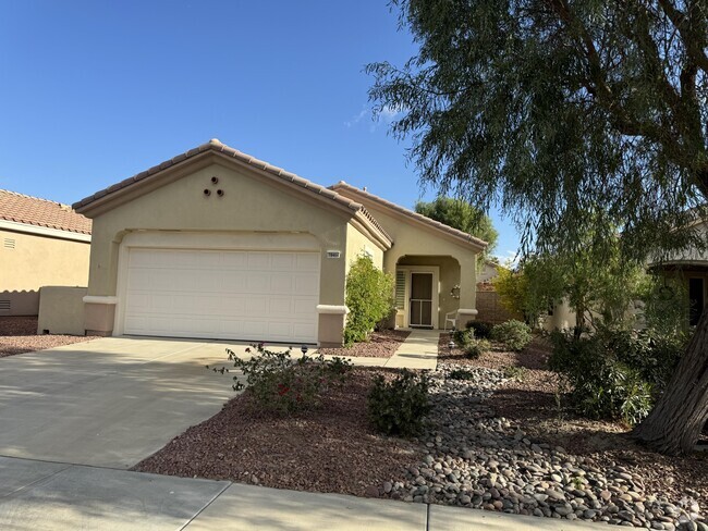 Building Photo - 78464 Glastonbury Way Rental