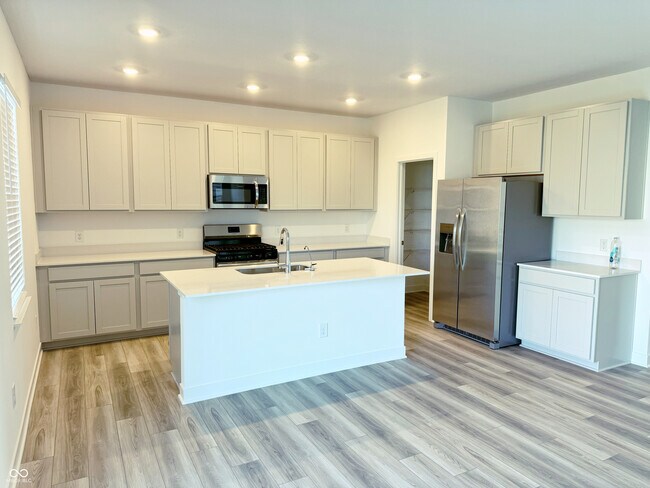 Photo - 769 Felix Dr