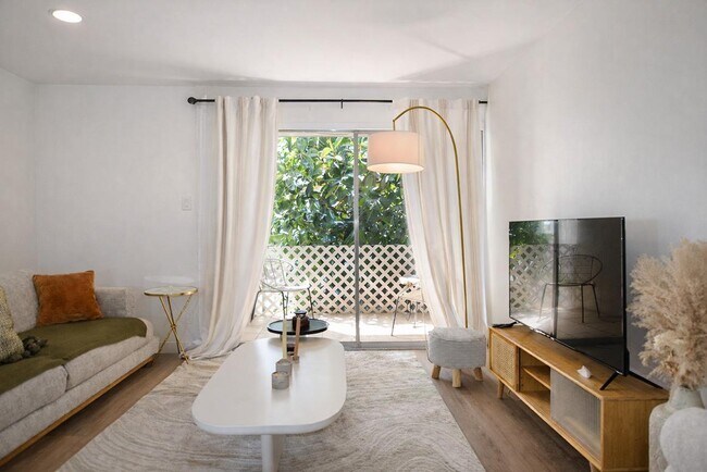 Photo - 3314 N 68th St Unidad 233