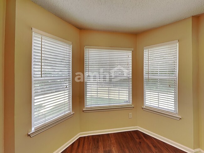 Photo - 380 Cascade Rise Ct SW