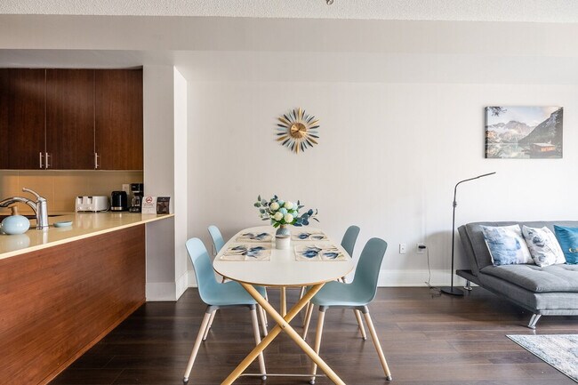 Photo - 540 Front St W Unit ID1345882P