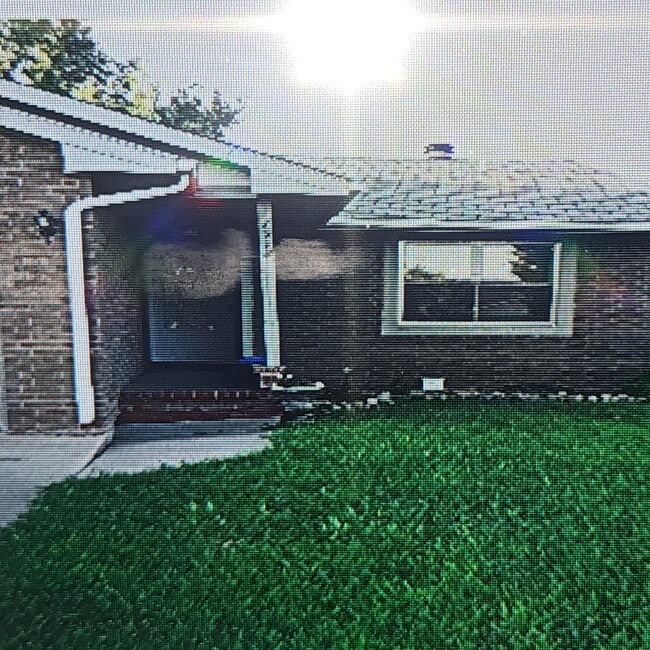 Building Photo - 7512 E 17th St N