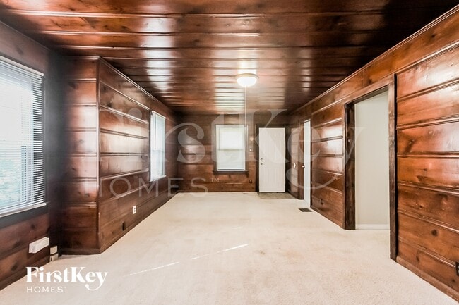 Photo - 4719 Wellington Ave