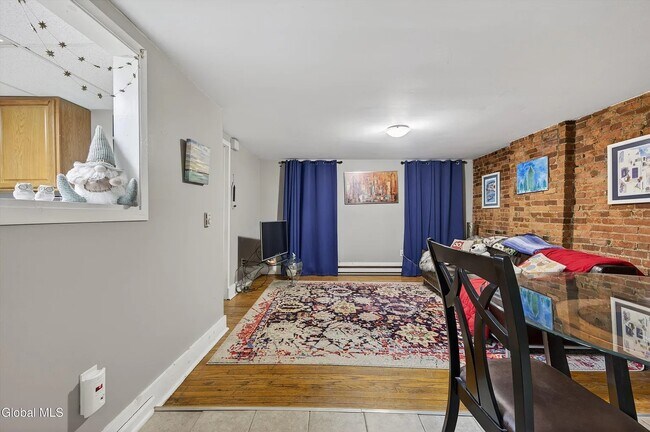82 Dove St Unit B